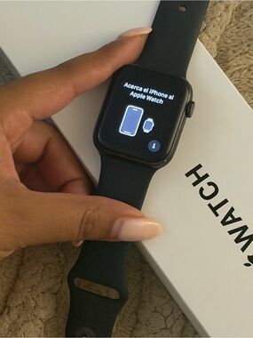 Apple Watch SE 44mm Space Gray Aluminum -Midnight Sport Band (no charger)
